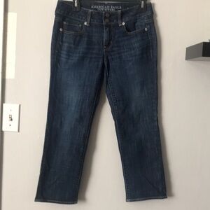American Eagle outfitters blue  artists crop jeans stretch size 4, regular.used